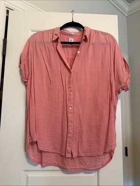 GAP Dusty Rose Short-Sleeve Button-Front Shirt